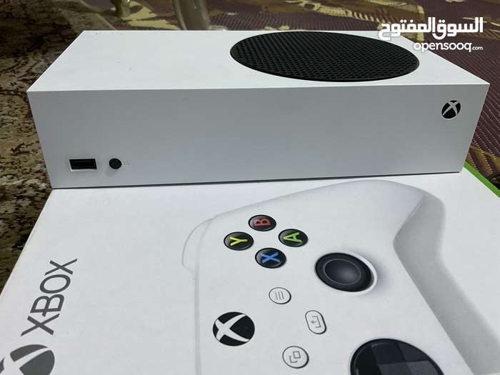 اكس بوكس سيريس اس 
٥١٢ gb جهاز جدا نظيف ملحقاته كامله 
وياه جوستك اصليه نظيفه 
وجوستك كيم سير g7 

سعر جوستك وحده ٢٨٠
جوستكين ٣٠٠
مكاني نجف ومعندي توصيل 
سعر نهائي رجائا