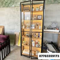 📣 خزانة عرض (فاترينة) مودرن للبيع - بحالة ممتازة الوصف: خزانة عرض مميز...