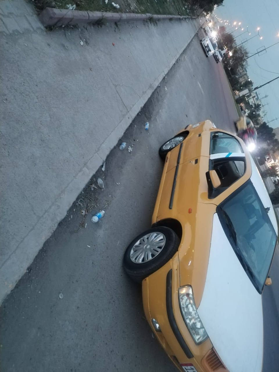 السلام عليكم سند للبيع سياره نظيفه خير ويلا شواصي مقفوله سعرها 32 وبيها مجال شيء قليل مكان الحصوه ابو غريب النصر والسلام.  ***********
