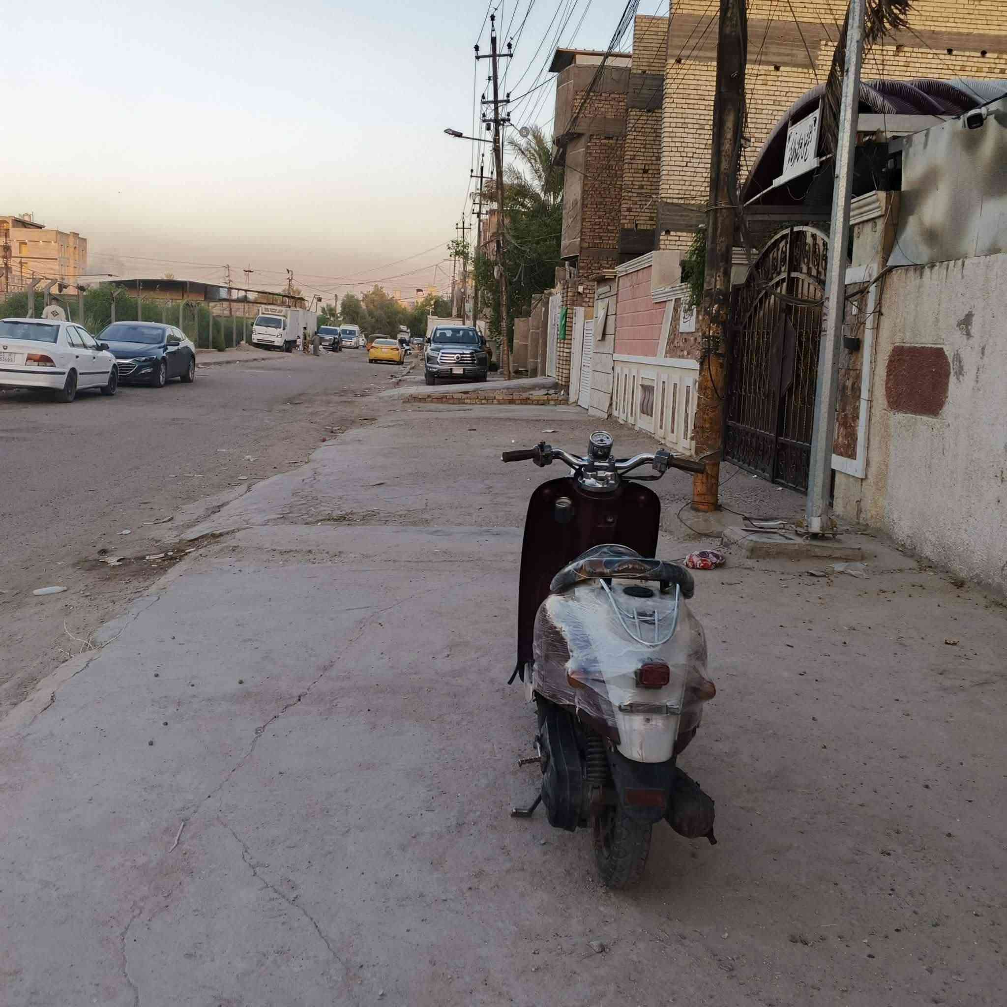 متاح دراجه كلاسك دراجه نضيفه وحلوه سرعه 60 دراجه خير من الله مكينه ما مفتوحه شغاله هندر ما نقصهه شي فقط ملاحضات عداد شغال ضوء عالي ناصي خطين الدراجه فحل مكاني بغداد حي اور رايدهه 200 وبيهه مجال قليل رقمي للتواصل *********** بي فقط واتساب
