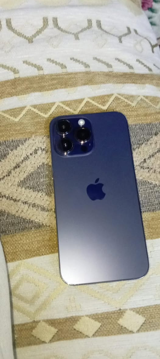 السلام عليكم 14برو ماكس
شرق اوسط الجهاز AA/Aمكفول من كلشي 

بطارية ٨٤ لا معلاية ولا ملعوب بيها 

ذاكرة 256 

نضافة 99%

مكاني بغداد مدينة الصدر 

اي استفسار اتصل على الرقم أو راسلني واتساب وب الخدمة السعر 875 وبي مجال للشراي 

‭ ٠٧٧٦ ٤٥٦ ٠٦٤٦‬
