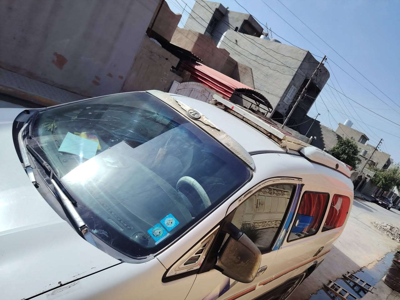 السلام عليكم
ستاركس البيع موديل 2006
 11.راكب
كير او محرك بل شرط 
تخم تاير جديد
رقم ديلئ انكليزي
 السياره مصفره من الظريبه
 صدر امامي خلفي جديد الكهربائيات كله شغاله
***********
