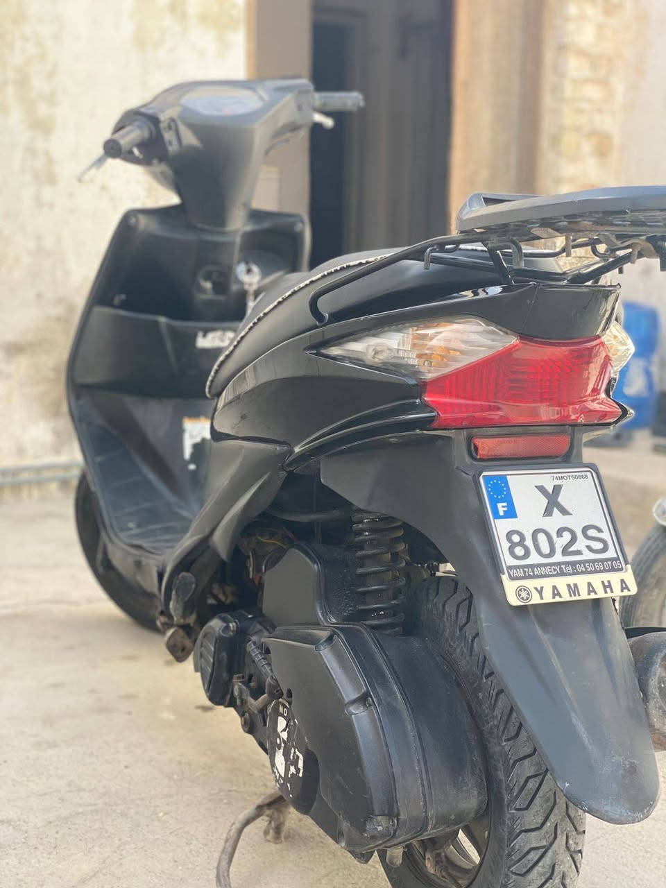 سلام عليكم حبايب دراجه ادرس ياباني محرك مامفتوح كهربائيات كلها شغاله اشاير دشبول لايتات الكفرات بلاديه فقط لامامي مبدل دراجه اخت الجديده سلف هندر خير من الله محتاج وريد ابيع نضافه 90 %100 رايدها ب 450 وبيها مجال ولشراي يشلع عيوني الخاص مفتوح وهاذ رقمي ***********
