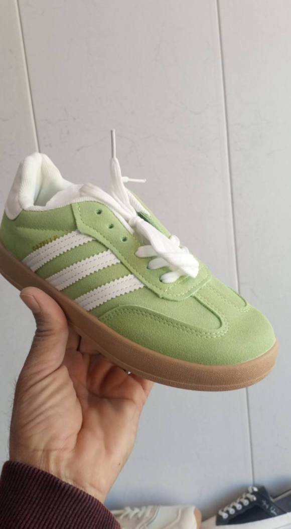 السلام عليكم اخوان يوجد أحذية بكميات كبيرة جدا هذة بعض النماذج للاستفسار الاتصال بالرقم *********** العنوان بابل القاسم
