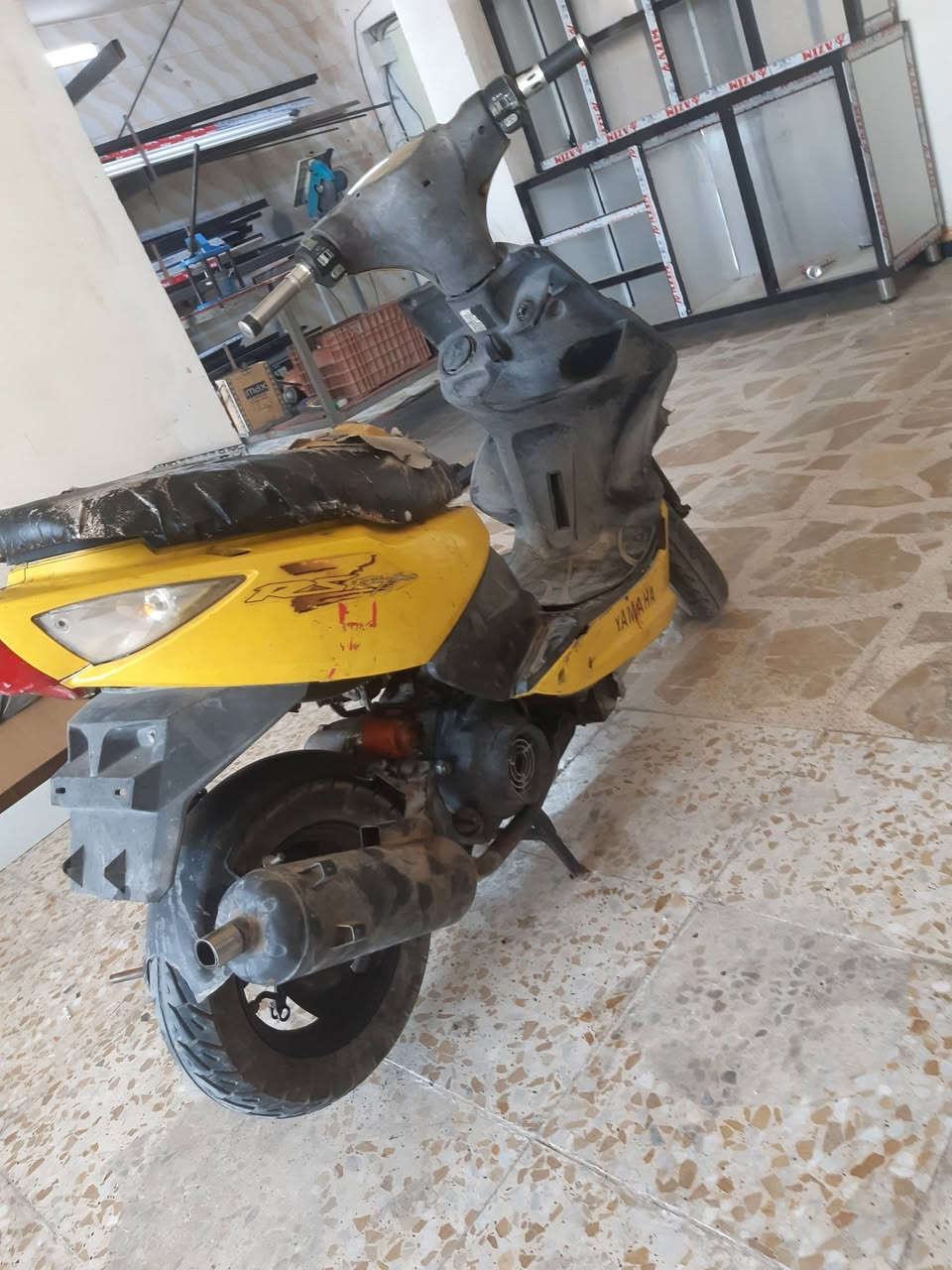سلام عليكم مضلع بيه كلجات رياضي صالنصا اف ام كوم حديد اتكلي شبيه حمل واطلع عنواني الغزاليه ***********
