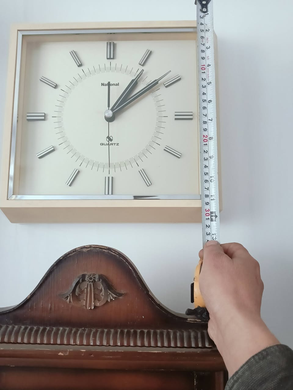 للبيع ساعة ماركة ناشيونال ياباني أصلي مال الثمانينات نظيفة جداً مابيها اي نقص تعمل بنظام البطارية حجم وسط وقتها مظبوط جداً سعرها 85 يوجد توصيل *********** _ ***********
