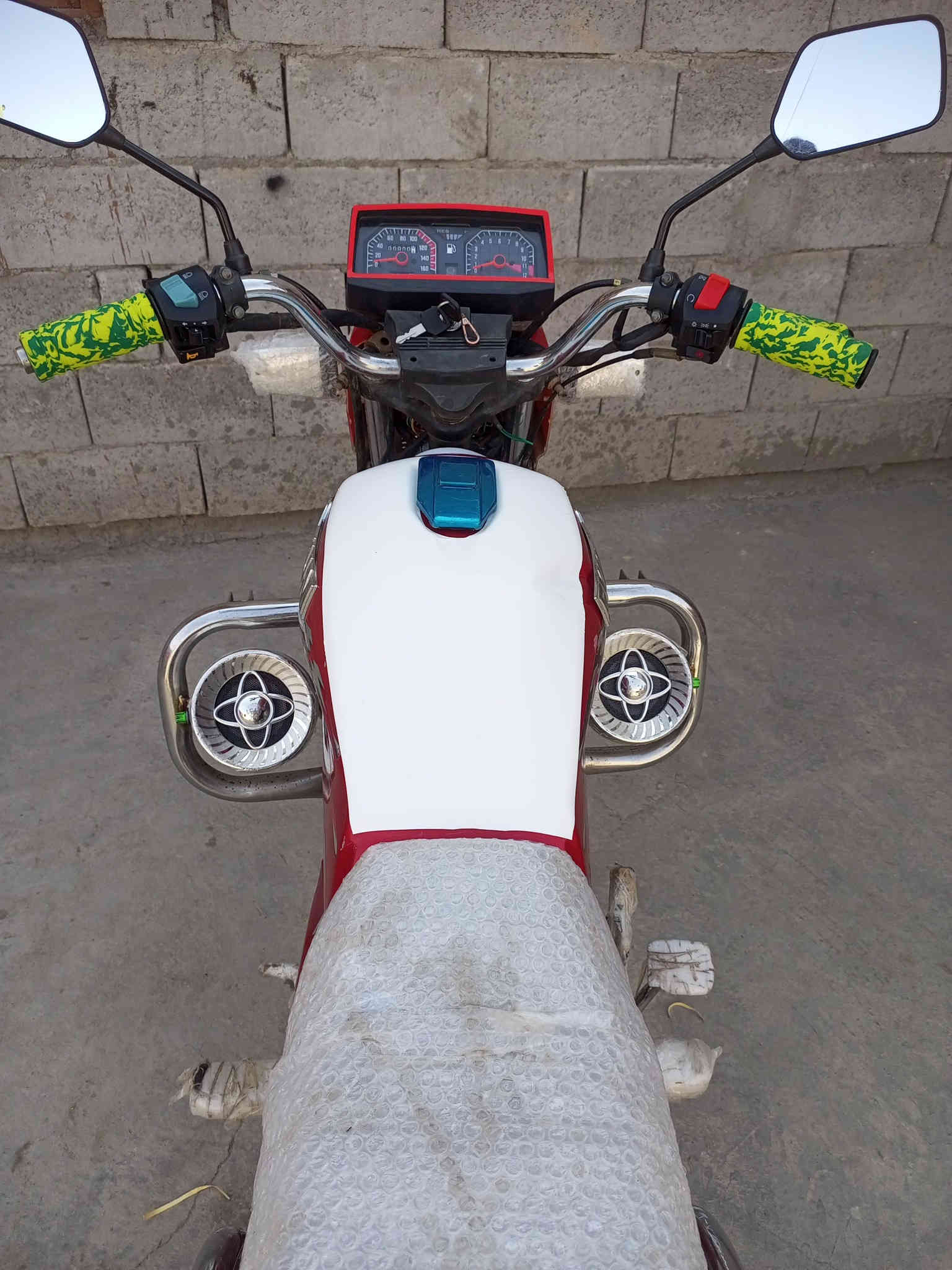 دراجة فيوم للبيع موديل 19
اوراق أصولية مكينه ما مفتوحه
السعر 850 وبيها مجال بسيط 
المكان ناحية شيخ سعد 
***********
