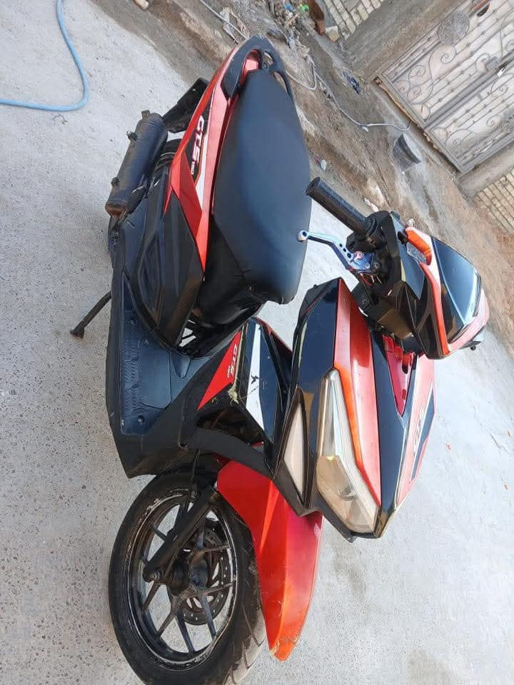 دراجة gts للبيع نضيفه نقص بس هندر رايدها ب375 لين مطلوب والله لو مماطلوب مابيعها بهيج سعر 
للتواصل ***********
