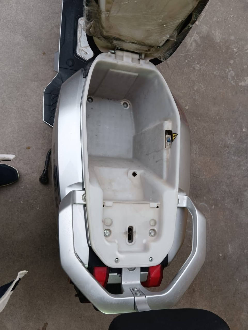 دراجه شحن للبيع مماشيه اهواي نظيفه اخت الجديدة سعرها مليون وبي مجال المكان التاجي قرب سيطرة الشؤؤن قديما بغداد, العراق


**إذا كنت صاحب هذا الإعلان وتريد حذفه لأي سبب، رجاءا أرسل رسالة إلى الدعم الفني**