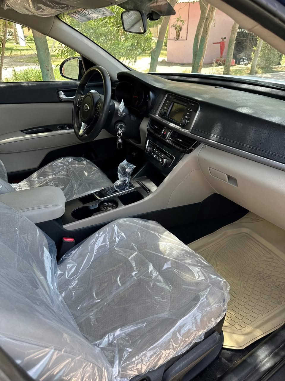 السلام عليكم كيا اوبتيما وارد امريكي 2016
رقم كربلاء ب اسمي سنويه لل 2030

بيها قطعتين صبغ وقطعتين تبديل بدوان دواخل والسونار مرفق مع المنشور تخم تاير جديد كير ومحرك وتبريد خير من الله مال جناي ماتصرف عليها اي شي 

حجم المحرك 2400 GDi

شاشة كامره 

اشارة بالمري

بلوتوث اوكس

ويل كب كروب 

داخل عسلي 

لايت زنون 

فول تحكم سترين

3 انظمة قياده

اي بي اس مانع انزلاق

مكان السياره كربلاء

0783896788

السعر 115 مجال


**إذا كنت صاحب هذا الإعلان وتريد حذفه لأي سبب، رجاءا أرسل رسالة إلى الدعم الفني**