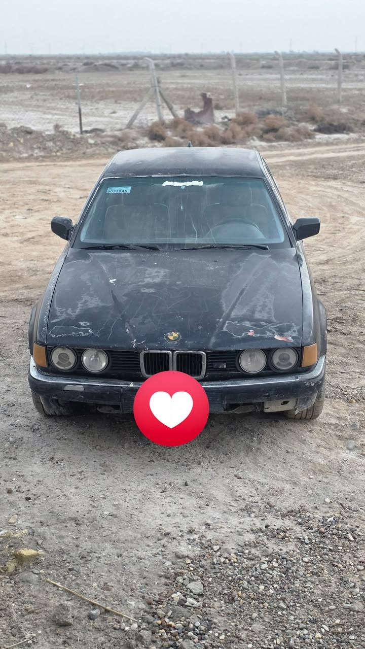 السلام عليكم
سياره بي ام جاهزه محرك vvt 3000 حداديه نضيفه تايرات سياره زينه رقمها بغداد صدامي ماندل راعيه عندي سنويه عظم عاج ابيع بدون راعي. السعر 20 مكاني الرفاعي

*********** اتصال
