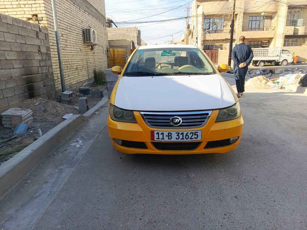 سلام عليكم
ليفان 620 بلادي 
سنتر لوك مركزي
اشاير مري
فتحة سقف 
رقم جديدً
سنوية جديدة
مصفرة هيئة وغرامات
نقص فقط تبريد وباور ستيرن 
السعر ٣٥ بي مجال  بسيط 
عنوان السيارةً بغداد زعفرانية

***********
