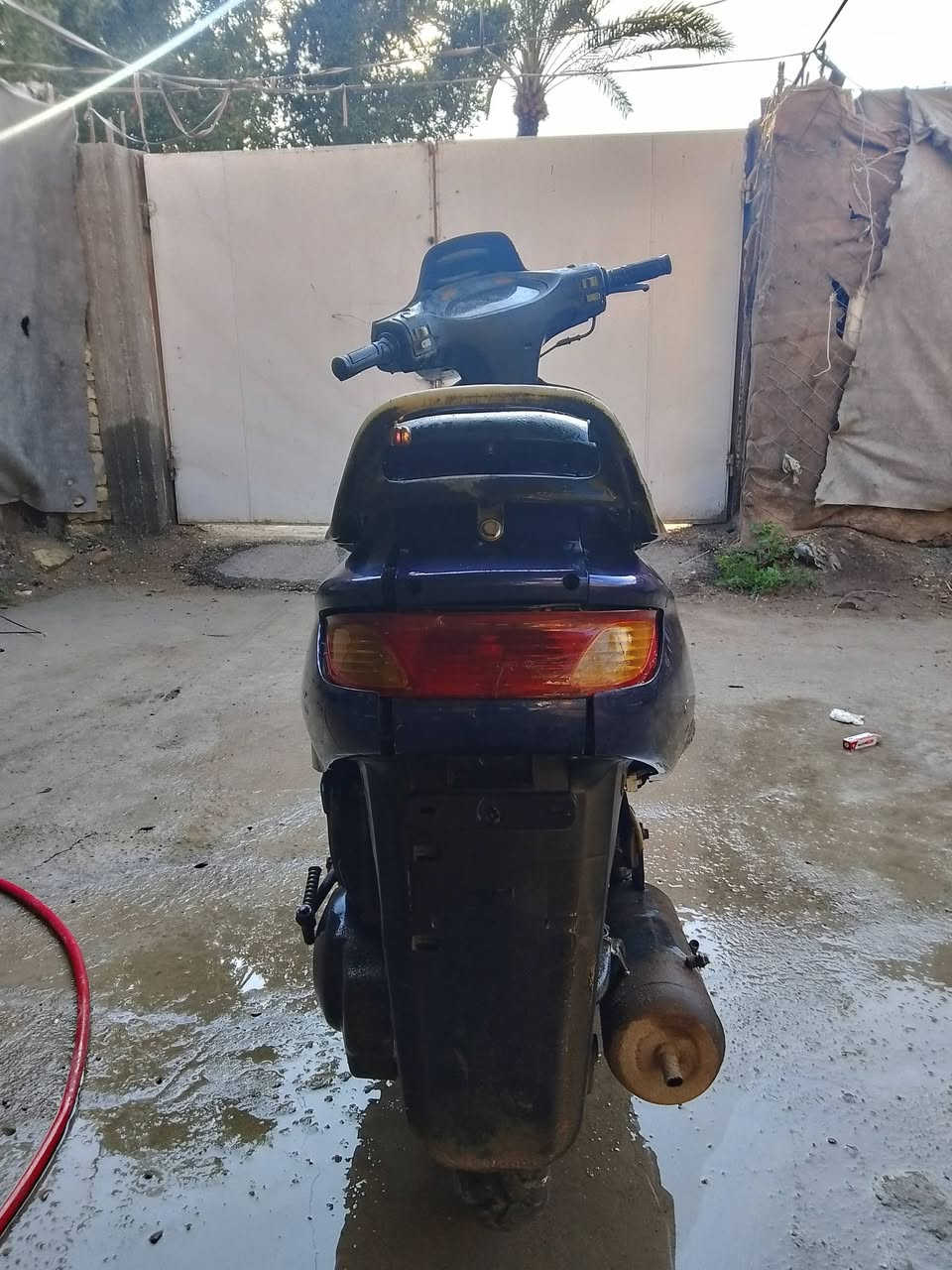 السلام عليكم دراجه فراشة فحل 4T للبيع المكينه ما مفتوحه مكفوله فقط  لايت زنون راجز الكلج الامامي بي صوت فقط السعر 275 وبيه مجال بسيط للتواصل *********** او الخاص مفتوح
