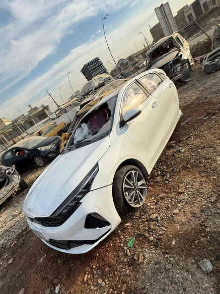للبيع كيا سيراتو موديل 2025 رقم اربيل  تحويل مباشر هذاحادثه  السعر 78$ وبيه مجال العنوان بغداد للاتصال ***********  المواصفات 1/1
