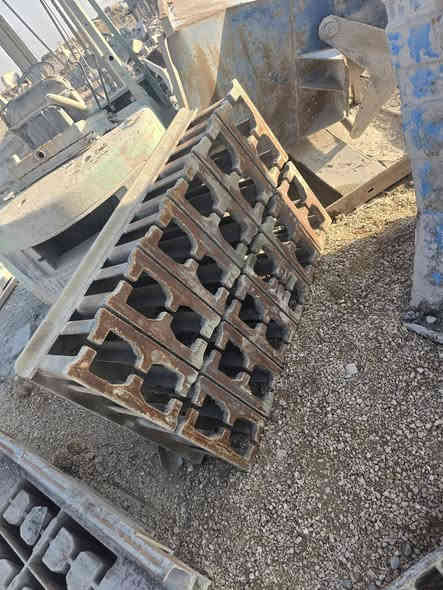 سلام عليكم  قالب للبيع او مراوس ام3 فتحات 
مكان نجف  
رقم موبايل  ***********
