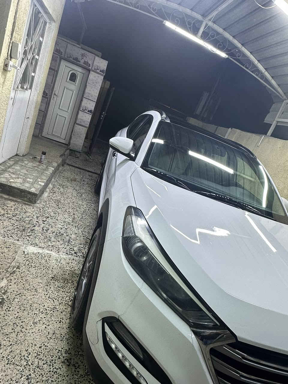 السلام عليكم 
توسان 2018 خليجي للبيع مواصفات بانوراما حساسات مري شفط اشاير بالمري تحكمات ستيرن جهتين رقم بغداد الدولي الجديد هزة وسنوية جديدة ماشيه 120 الف 
السونار موجود بالمنشور مكاني بغداد /البياع/حي الاساتذة 
السعر 165 وبيها مجال 
للاستفسار ***********
