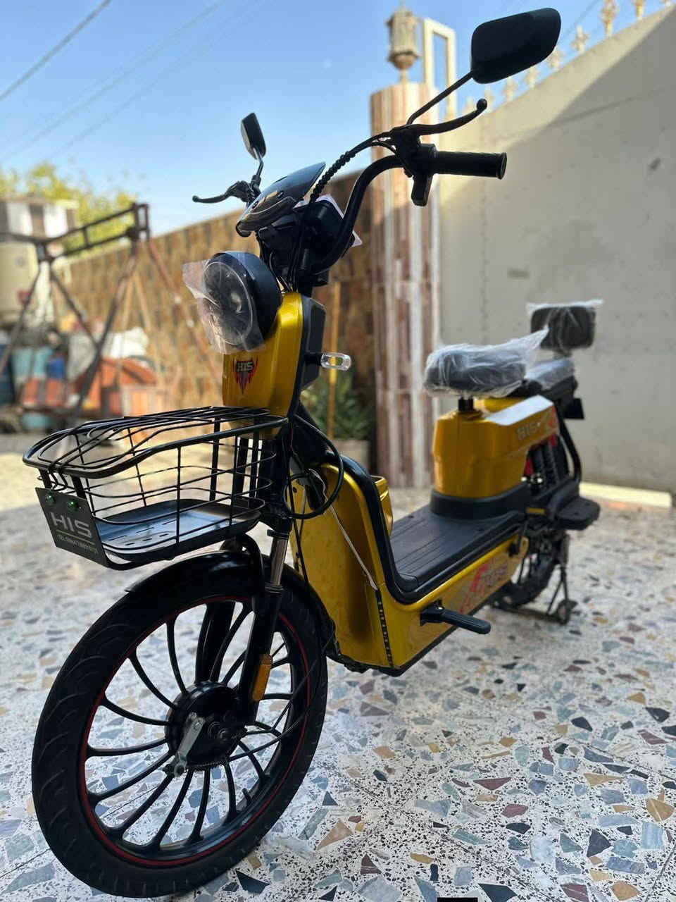 للبيع موطور شحن هايس 2025 بطارياته كبار سماعه بلاوتوث موطور حيل نضيف وبطاريته فول وعلا فحص وكهربائياته كله شغاله
السعر 265 وبي مجال 
للتواصل ***********
