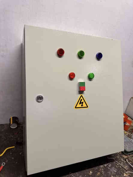 ⁨ هيج يكون عمل فني للي يحب عمله 
الحمد لله 
تم اكمال بورد 700*500
ستار دلتا 
لتشغيل ماطور  مياه بقدرة 55KW و 75HP
بإشراف المهندس حسين علي 
لصناعه البوردات الكهربائية بشكل احترافي 
البصرة-***********
#كهرباء #العراق #basra #آلبصرة #cotrol #بغداد #اكسبلور #دوائر_كهربائية #كربلاء #تايمر_كهربائي #كهربائي #فيسبوك #ريلزات #stardelta #motor⁩
