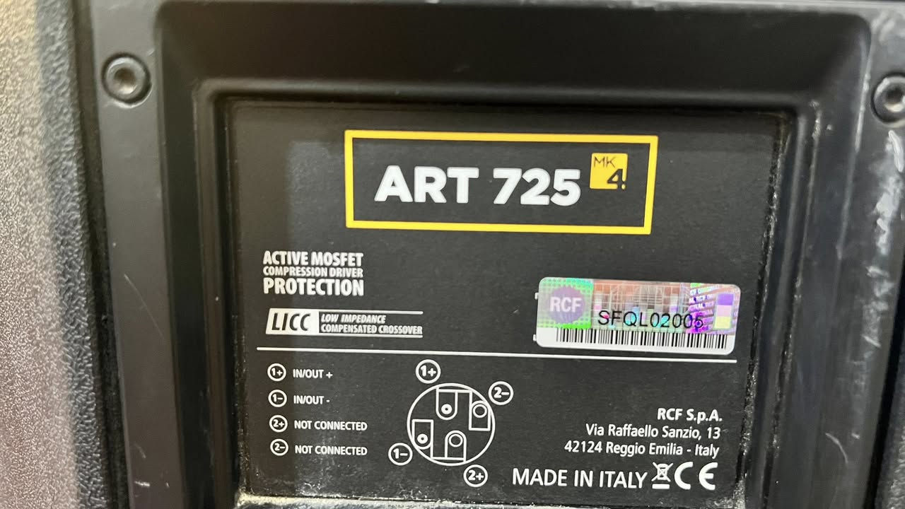 السلام عليكم سماعات زوج RCF 725 للبيع
السعر مليون ونص قفل إيطالي اصلي شرط الفحص


**إذا كنت صاحب هذا الإعلان وتريد حذفه لأي سبب، رجاءا أرسل رسالة إلى الدعم الفني**