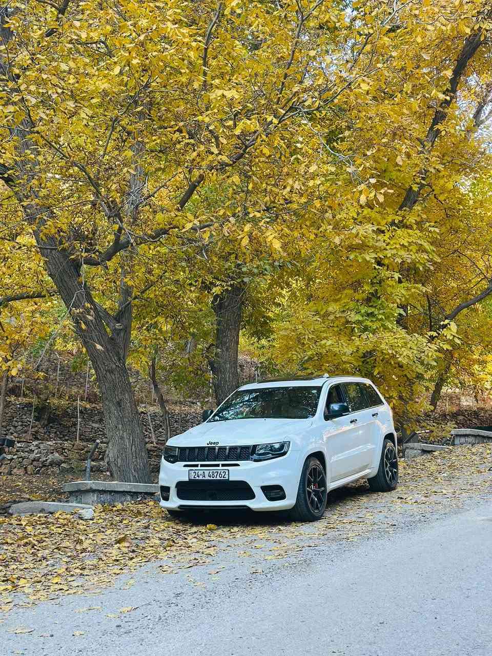 السلام عليكم
جيب شيروكي الفئه اس ار تي - Jeep SRT
 الموديل : 2021 السياره خليجي وكالة هارلم
 
العداد :54الف ميل
حاله سياره ؛؛؛ كلين تايتل

المواصفات
*عداد السرعه   ٣٠٠   كيلومتر / ساعه  
* رادار امامي مع مانع تصادم . 
* نظام الاسطفاف الالي (اوتوپارك) . 
* نظام تحذير الخروج عن المسار . 
* دفع رباعي 4x4 . 
* فرش المقاعد من الجلد والشاموا . 
* دشبول مغلف بالجلد  . 
* صفي المقاعد الأمامية كهربائية .
* ذاكرة لحفظ وضعيات الجلوس ( كرسي السائق ميموري) . 
* صفي المقاعد الأمامية مع تبريد وتدفئة . 
* صف المقاعد الخلفية مع تدفئة . 
* انظمة القيادة على حلبات السباق  (رياضي) . 
* نقطة عمياء  ( رادار جانبي) .
* ويل تراك هوك  اكبر حجم قياس 20 انج .
* مقود ( ستيرن) السائق من الجلد  .
* مقود  (ستيرن) السائق كهربائي . 
* تدفئة ستيرن . 
* سقف بانوراما .
* شاشه كبيرة مع نفكيشن GPS . 
* شاشات خلفية.   3 شاشات
* مشغل إقراص DVD /CD. 
* مصابيح امامية زنون . 
*مصابيح اماميه متحركة  (دواره) مع المقود  
* المصابيح الأمامية مع LED لايت . 
*مصابيح خلفيه (بك لايت)  لد
* كشافات ضباب بروجكتر زنون . 
* سقف المقصورة مغلف بالشاموا . 
* تشغيل عن بعد .
* صندوق كهربائي .
* حساسات أمامية اصليه تظهر في الدشبول . 
* حساسات خلفية اصليه تظهر في الدشبول  .
* كاميرا خلفية اصليه دواره  .
* بخاخ ماء لتنظيف المصابيح الامامية (زراك لايت) .
* مرايا متحسسه للضوء العالي . 
* مرايا جانبية قابلة للطي  (شفط) . 
* بلوتوث تلفون . 
* محدد سرعة  ( كروز سرعه ). 
*  رادار خلفي نظام بريك اوتماتيكي ( Auto Break System ) .
*ايرباكات عدد ١٢ 
*نظام صعود مرتفعات
*نظام تزحلق 
*نظام معرفة ضغط الاطارات
*نظام اقتصاد بالوقود eco
*نظام مكابح  EBD
*العنوان كركوك
***********
*السعر 440$
