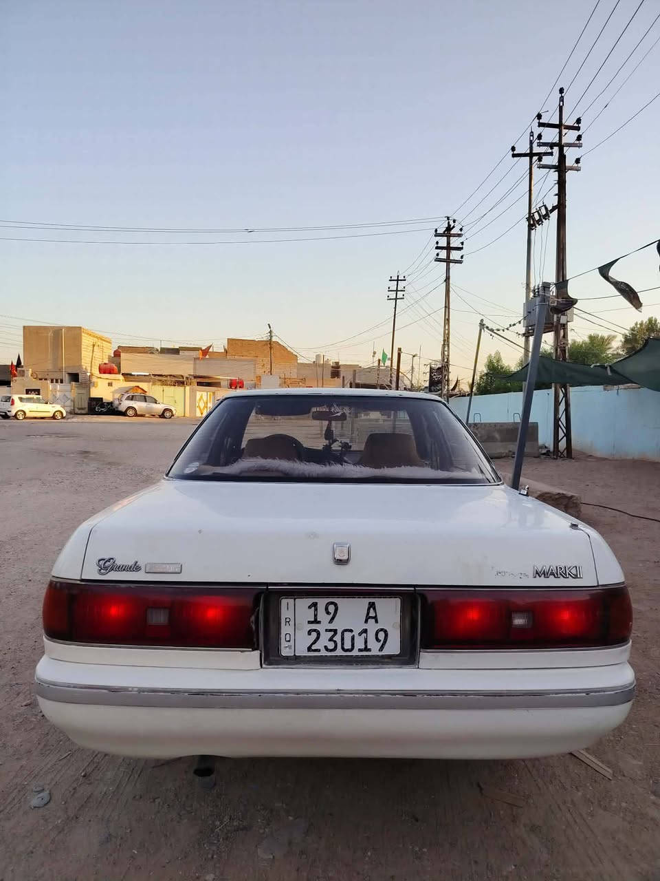 مارك موديل 91
كفاله السياره من الكص ولعيب الشرعي
بيه طخه اصغيه بل جاملغ الخلفي 
سعر 40
وبيه مجال حك الجيه 
مكلف بل نشر
***********
