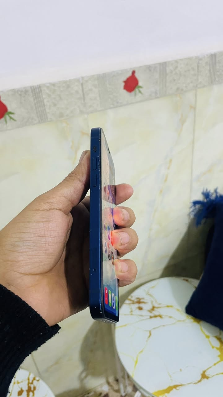 السلام عليكم 
ايفون 12 العـادي
الـــلون ازرق
الذاكره 128 
التلفون مستبدل شاشه+ بطاريه١٠٠
نت 
اتصال
كامرات 
كله شغال بدون اي خلل
السعر 210 وبي مجال بسيط
مكاني بابل/للاستفسار خاص او ***********
