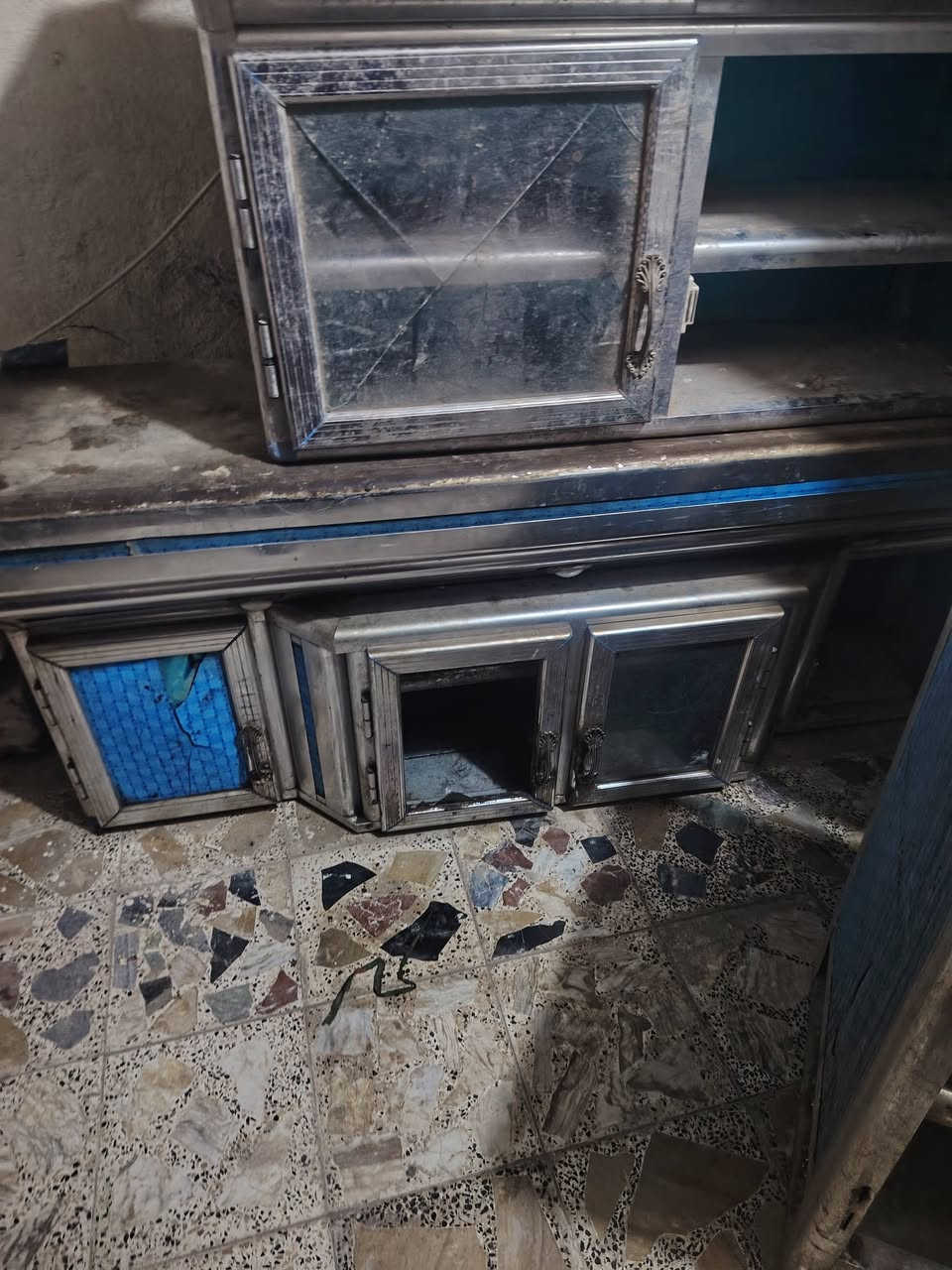 كاونتر ٣قطع غساله دراجه طباخ كلهن سعرهن 150 الف ***********
