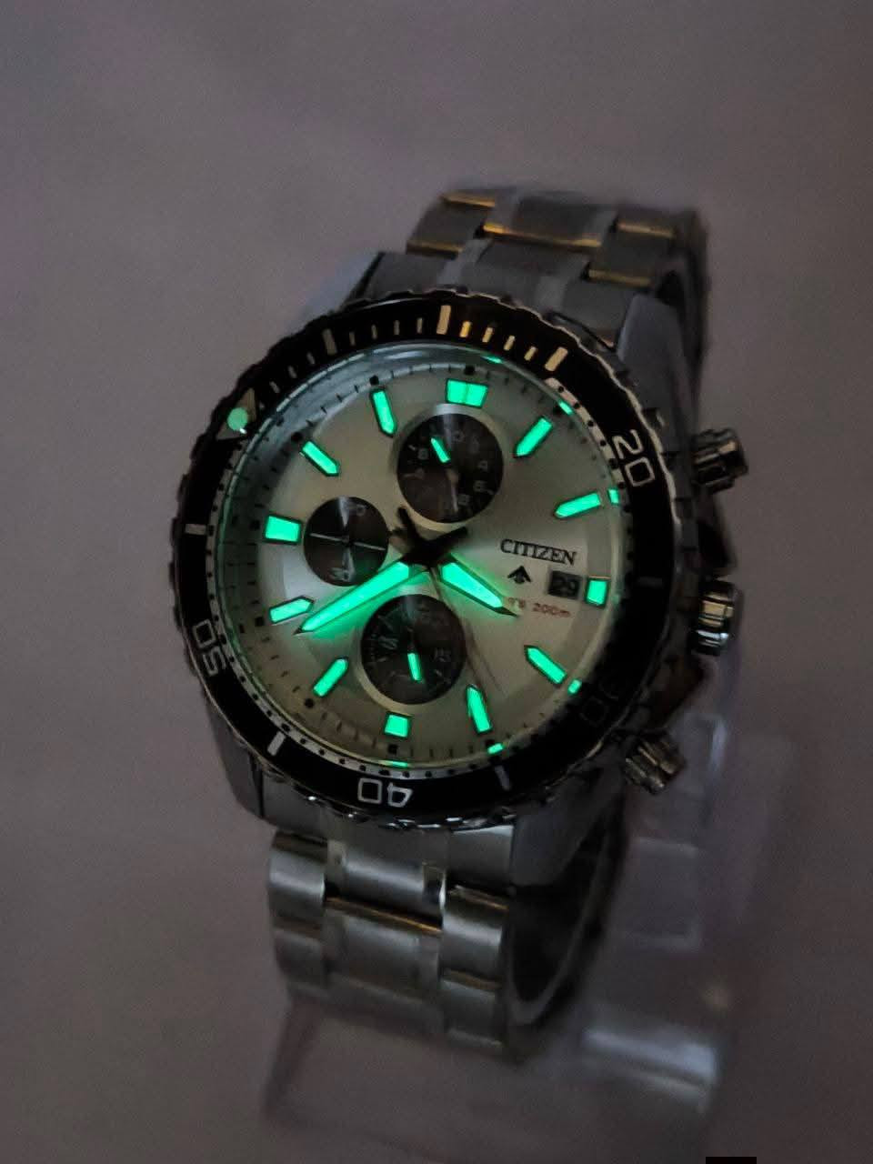 ساعة من ماركة ستزن Stizen  ايكو درايف وارد اوربي DHL
تحفة فنية 
مكينة كوارتز (جميع السناتر شغالة)
مينة ابيض فول لامينوس ارقام واميال  مزوده بمنفذ تاريخ 
نظام الشحن عبر الضوء 
رنك دوار 
سير ستانلس ستيل جودة عاليه 
ساعة وزن ثقيل جدا

السعر :-35 الف ع اول تم 
للحجز والاستفسار مراسلة ***********
