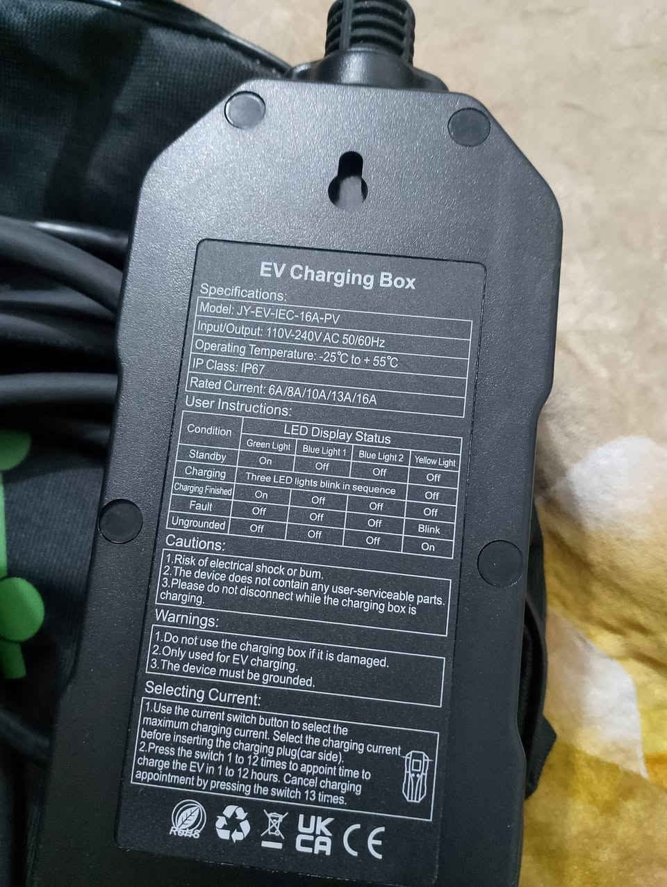 شاحن محمول للسيارات الكهربائية (EV Charger) يتميز بالمواصفات التالية:
📌للمهتم خلي #سعرك وبالعافية 📌
نوع القابس: يتوفر بمقابس مختلفة مثل النوع الأول (Type 1) أو النوع الثاني (Type 2).
التحكم في التيار: يحتوي على منظم لشدة التيار (Amperage) قابل للتعديل (مثلاً من 10 أمبير حتى 32 أمبير).
شاشة عرض: مزود بشاشة رقمية لعرض معلومات الشحن.
ميزات إضافية: يتضمن خاصية تأخير الشحن (Delay) وحقيبة حمل مريحة


**إذا كنت صاحب هذا الإعلان وتريد حذفه لأي سبب، رجاءا أرسل رسالة إلى الدعم الفني**