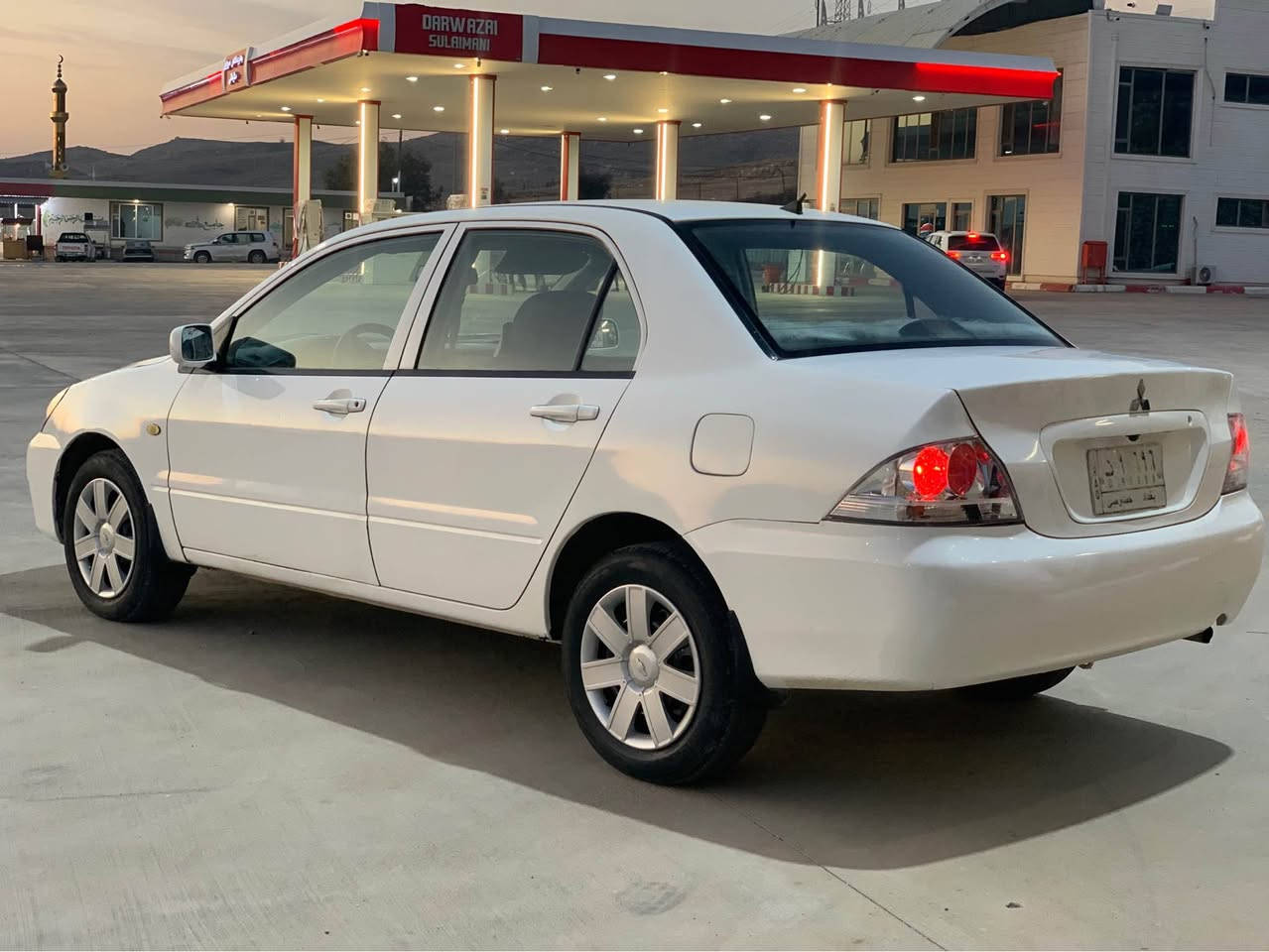 لانسەر مۆدێل ٢٠١١ ئۆتۆماتیک و عادی مەکینە گەورە ناو فۆڕمیکا سەنەوی پلاستیکە بەشەرتی ئەوەلیات و حاسیبە گێرومەکینەی شەرتی لای فیتەر هەموو گیانی مەزبووتە 
سعر ٥٥$ قفڵی 
***********
*********** شمشمل, السليمانية
