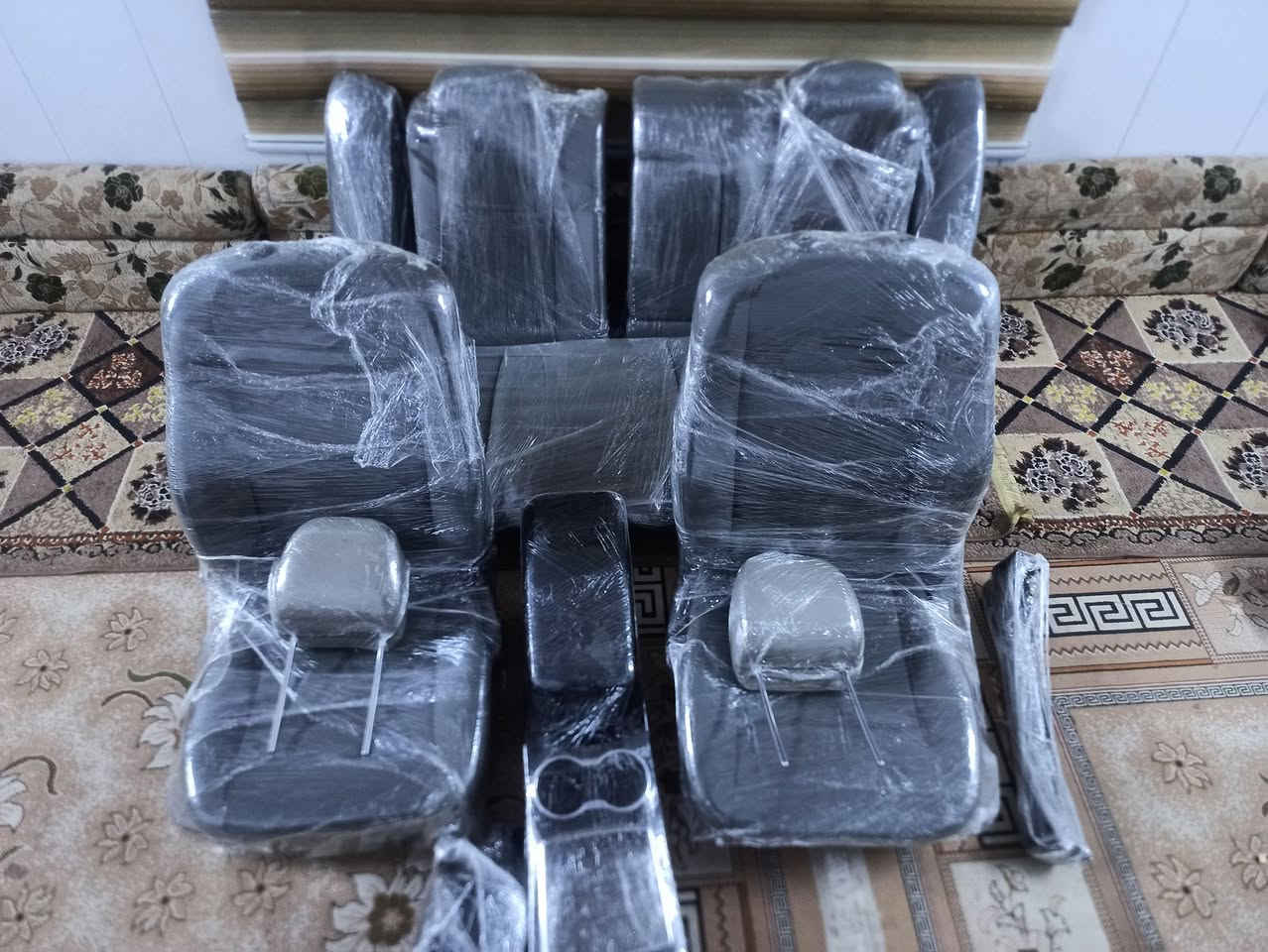 غرفه كامله جارجر 2010
اوباما 2010 ترهم للاثنين
مخمل لون رصاصي كلش جديدة 
سعرها 200
*********** واتساب فقط
