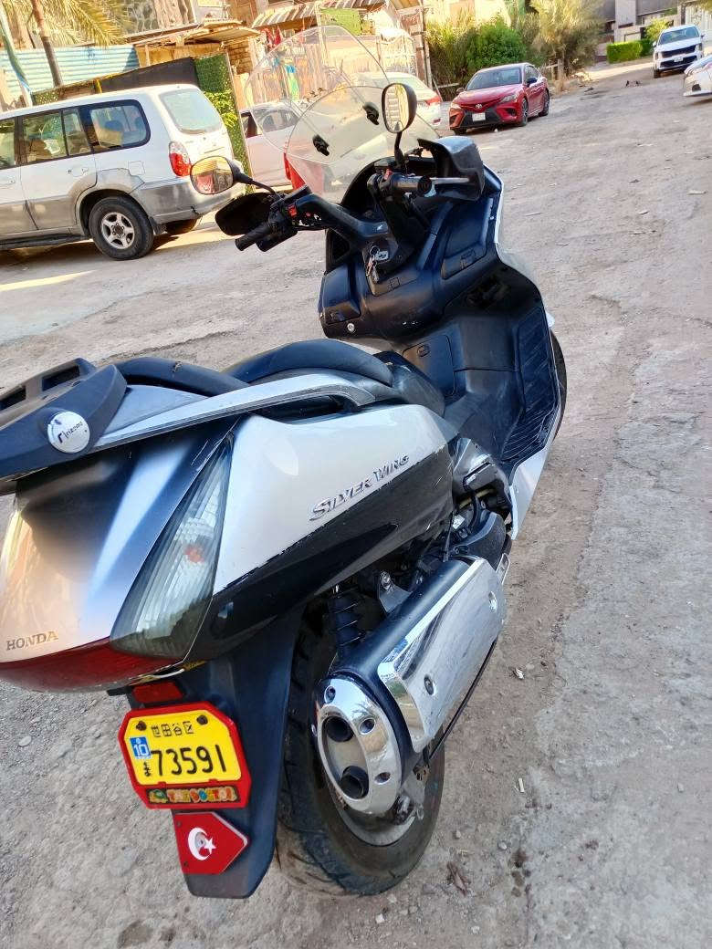 سلام عليكم سلفر 600 محرك برغي ما مفتوح. بي دراجه شلعه ومعدل شرط 180  بيه ملاحظات بسيطه بلكفرات ترايك وين ميعجبك السعر 1800 موجود واتساب *********** بغداد, العراق
