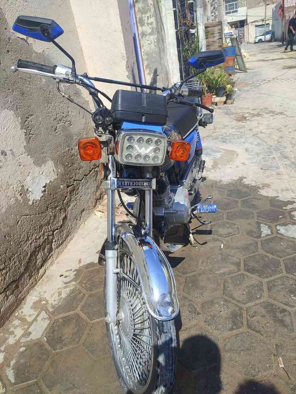 سلام عليكم  دراجه اربع كير البيع رقم انكليزي سنويه مديل 2021 الدراجه  رايديه مليون وا ميه وا بيه مجالبيع مستعجل رقم الهاتف ***********
