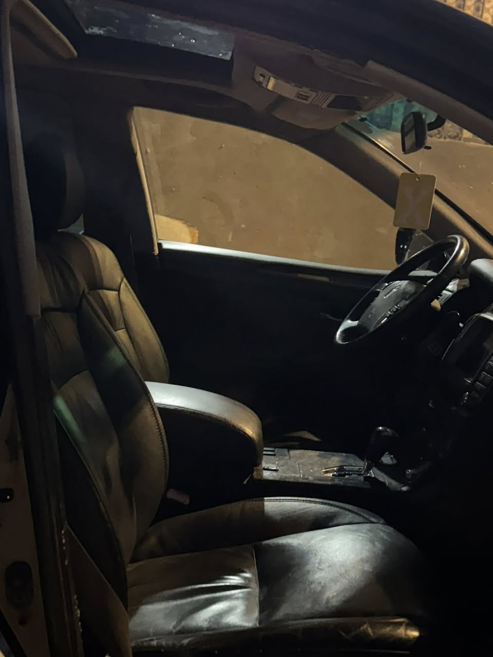 سلام وعليكم شاهينه ادوات شاصي 182كص قماره فقط 2007 
فتحه بل قماره كشنات أربعه كهربائي تدفه بل كشنات 
ستيرن كهربائي لايت زنون بصمه رصاصي ويل كروم ستيل مشط لكزز لايت دوار سياره عوزه حداديه مكان بصره سعر 62 وبيه مجال قليل ***********
