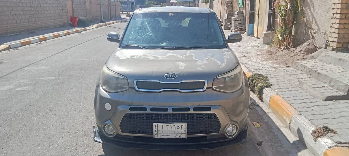 السلام عليكم 
كيا صول 15 امريكي محرك 1600 GDI كير عادي رقم ذي قار حادث جاملغ ايسر مبدل وايمن مصلح وبيهة ضربه يم قبق البانزين بالعراق مصلحه وبيهة طخات بسيطه كير مكينه تبريد تدفئة تدفئة كشنات شاشه كامرة لايت زنون السعر 88 وبيهة مجال ***********
