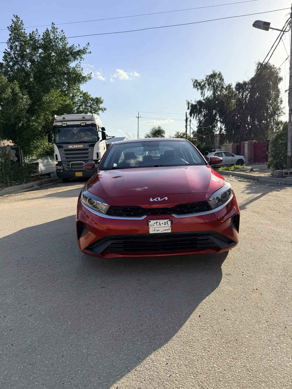 كيا فورتي وارد امريكي موديل 2024 محرك 2000 دوش ماشيه 32 الف موصفات نص فول شاشه ويل كب تحكمات رادارات امامي وخلفي ومانع انصدام وكامره دواره نضام سبورت تحديد مسار موصفاته حلوه سياره حادثه كما موضح بل صور فقط البنيد مصلح بدون دواخل وبدون تبديل وكله ليبل واحد واجه بيهه من امريكا صبغ باب خلفي ونص والداير مال الجاملغ الخلفي 
*********** 
ملاحضه سياره بدون رقم دخول جديد
مكاني بغداد
