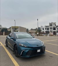 🚗 تويوتا كامري 2025 – SE Black / شكل رياضي 🔥 سيارة مواصفات راقية والسع...