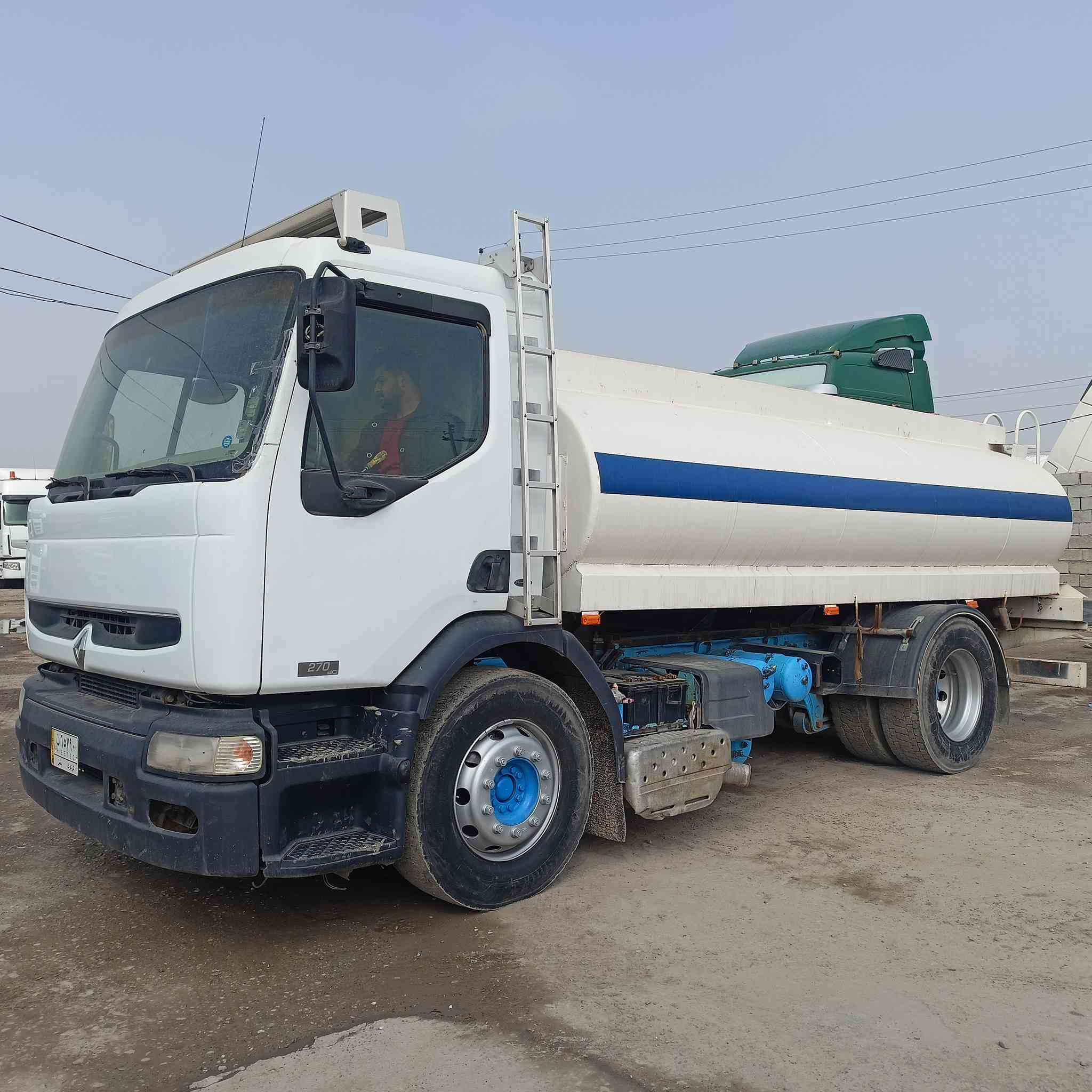 رينو بم ونوزل كير عادي 4×4 تك قمارا شاصي بلادي طويل مكفوله من الصبغ كير محرك شرط شاصي مكفول رقم وسنويه جديد حصة كاز كركوك تانكي (11) الف لتر
موديل 2003
سعر 130$
عنوان كركوك طريق المطار مقابل جسر حزيران 
معرض المتوكل 
***********
***********
***********
