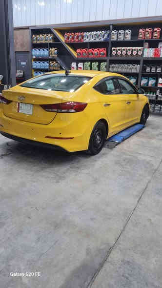 السلام عليكم 
النترا  فول لمتد
كشنات جلد
فتحةسقف .
كشنات تدفئة
كرسي السايق كهرباء
شاشة كار بلي
 رادار جانبي خلفي 
 امريكي موديل17 للبيع 
حا.ثها امريكا جاملغ اليمين وهنا بالعراق قبق الجنطة مبدل المحرك ممفتوح فقط تبديل رواجز 
السعر ١٢٠ بيها مجال 
العنوان بغداد الدورة 
***********
