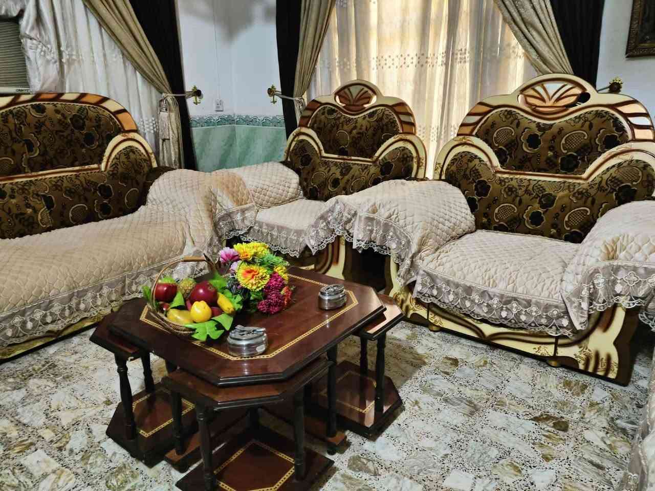 سلام عليكم تخم للبيع مكاني الحي ***********
