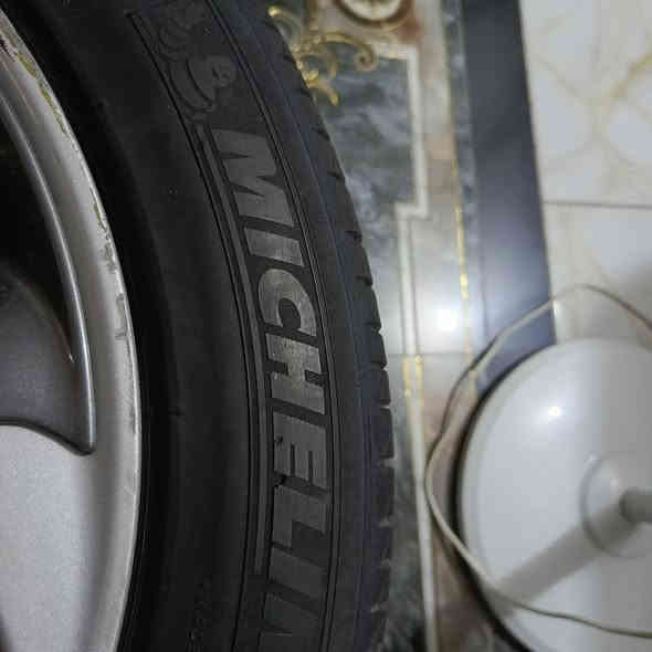 تخم ويل هوندا
الحجم.             18/50/235
مشدود تخم تاير ميشلن اخو الجديد نقشة ناعمة جدا 
يركب اكورد 2018/ 2025 لاطسة ولا وحيف
السعر 660$ 
مراوس او بيع 
*********** واتس فقط 
محمد ماجد ✅
