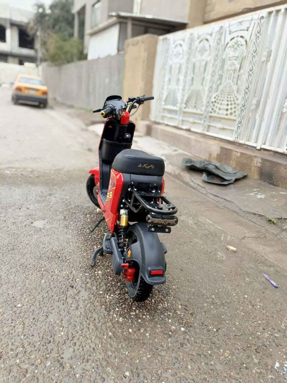 سلام وعليكم دراجه شحن جديده استعمال شهر السرعه ٦٠ لبيع السعر ٤٠٠ والك حك جيه بغداد جديده المشتل شارع المطبك *********** واتساب
