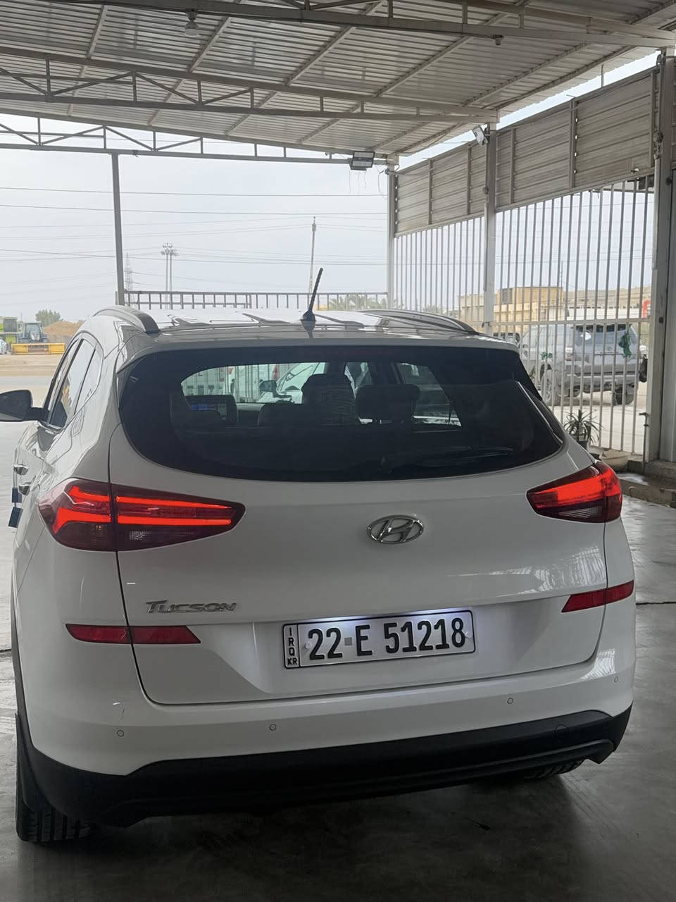 السلام عليكم /
للبيع  توسان 2019خليجي 
المواصفات 
فول تحكم ستيرن 
مري شفط 
حساس امامي
حساس خلفي
اشاره بالمري
كامره خلفيه
ترحيب عند الاقتراب
تبريد قطعتين
ثلاث انظمه قياده 
مدخل UBS-AUX
بلوتوث 
سايد بريك بصمه 
٢ عدد بصمه
مكينه 2000
بردات خلفيه بالابواب
مانع انزلاق 
5 ويل كب حجم 19
لد نهاري 
لايت زنون 
٢ كوشن كهرباء 
داخل كوشنات جلد 
مكفوله كفاله عامه
سياره ماشيه 123 
رقم اربيل دولي 
تحويل او وكاله 
السعر /200 $ 
عنوان  / واسط /العزيزيه  
هـ /‭0771 456 8995‬
     / ***********
