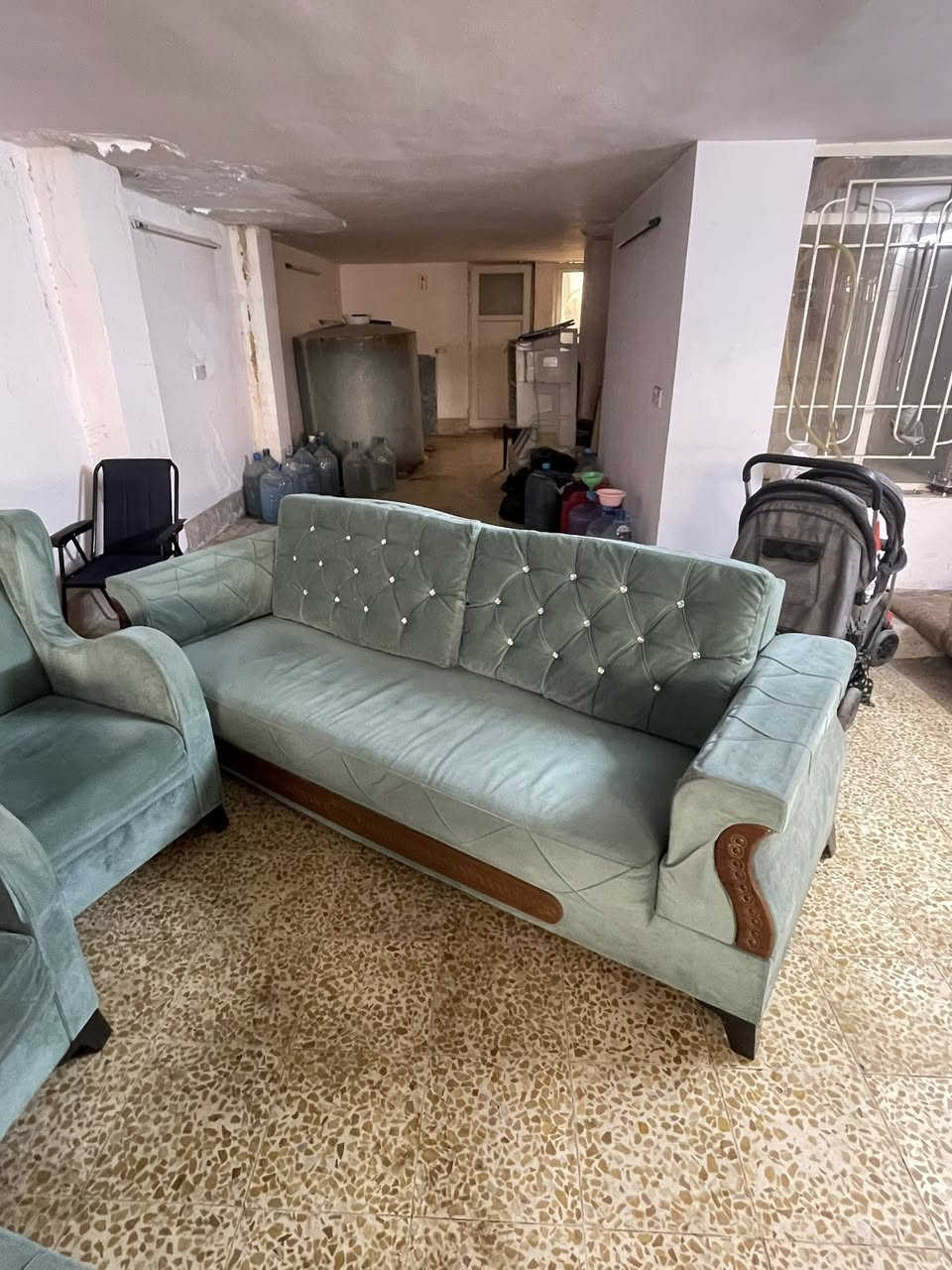 السلام عليكم اغراض للبيع سبالت عدد2ابو طنيين وسبلت واحد3طن كلهن800سرير أطفال 75طغم قنفات كامل300الاتصال الرقم***********
