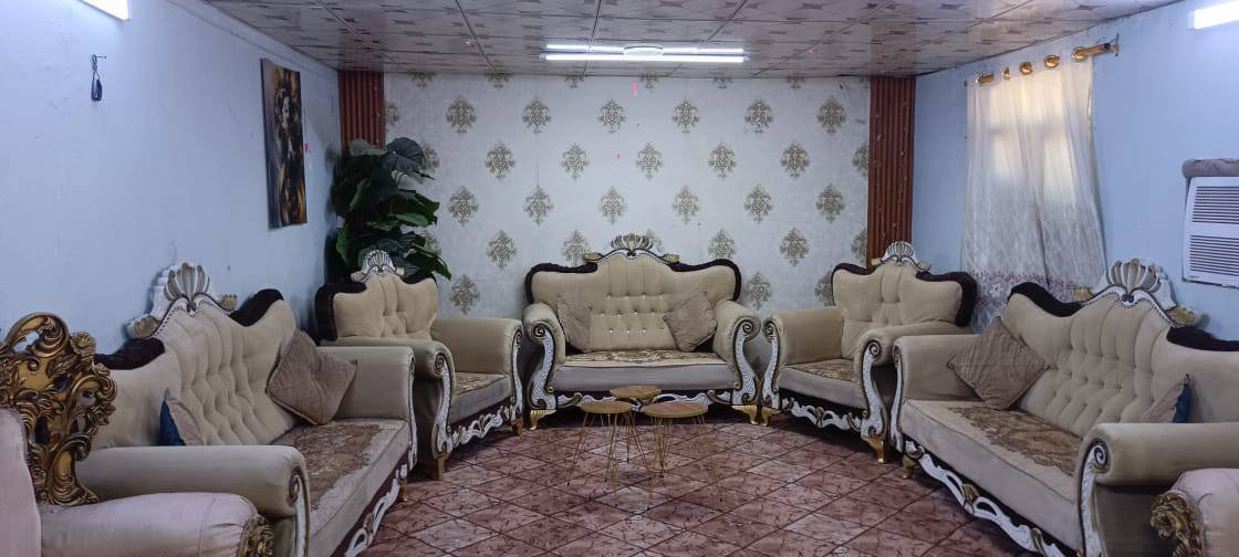 تخم  10 نفرات بلوك اسود بدون ضرر 325 وبي مجال المكان الكاظميه للاتصال *********** يوجد توصيل
