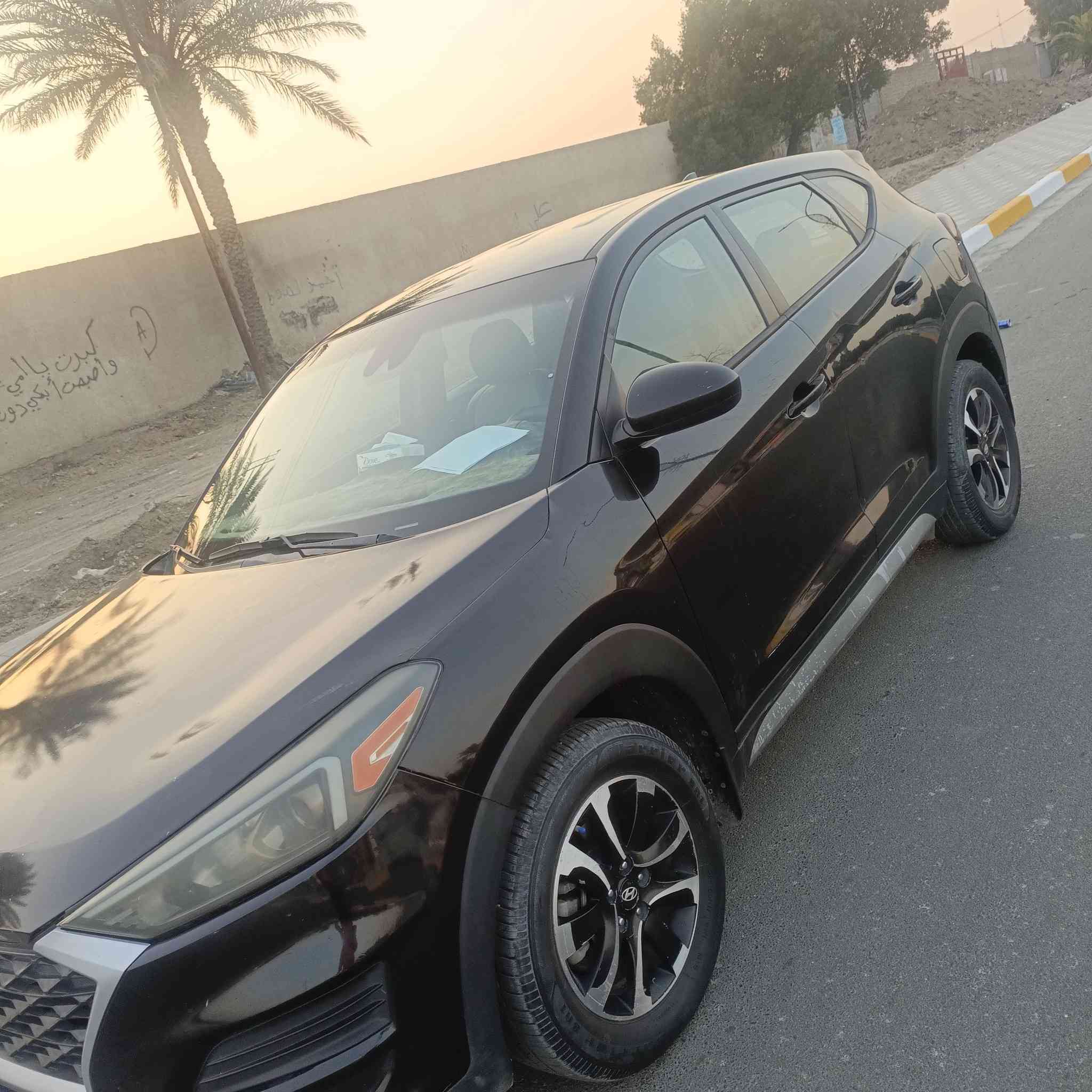 توكسان موديل ٢٠٢١وارد امريكي سياره خير من الله مكينه گير تخم تاير جديد باسمي وحادثها موضح بالسونار فقط صبغ بدون ضربه السعر ١٤٠ وبيها مجال بسيط حق الجيه
***********
