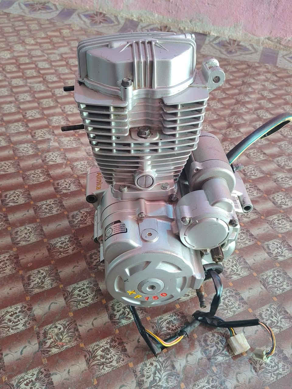 سلام عليكم محرك 19 نضيف مستعمل 4اشهر قطرت دهن ما يصب فقط بي كرنك . محرك اخو جديد وهاذه رقمي وشراي بي خير وديدلل
***********
