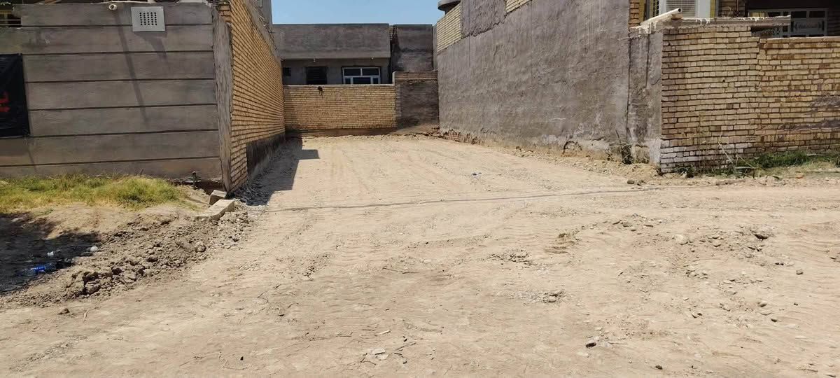 نص قطعه ١٥٠ م حي الحريه الأول مشروع الماء موقع مميز جاهزه للسكن تبعد ١٥٠ متر عن شارع المعارض للإستفسار مراجعه مكتب القريني للعقار الجمعيه بالقرب من السايدين *********** او ***********
