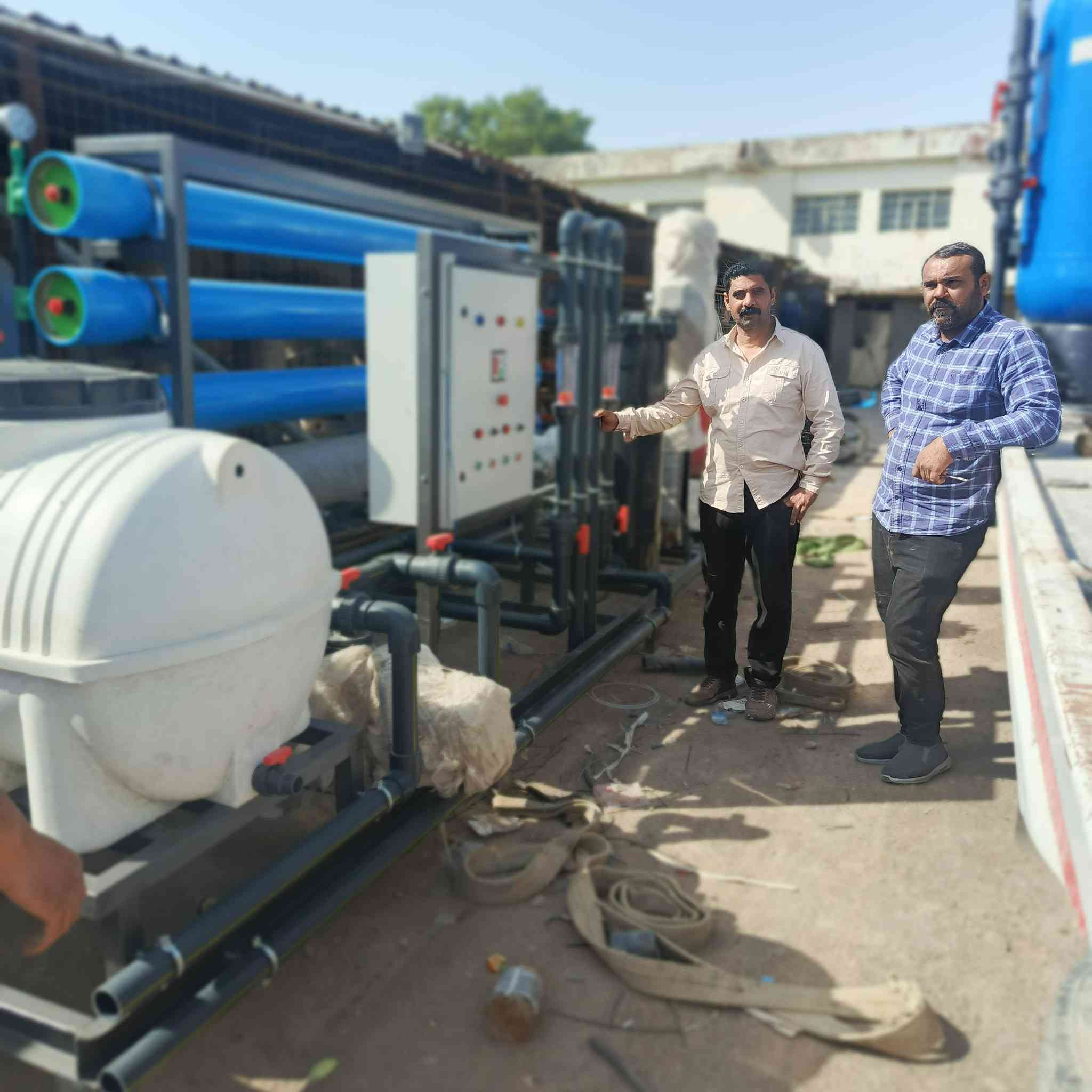 مركز الشهد لمعالجة المياه 
تم بعون الله نقل وتنصيب محطه 12 ألف لتر في الساعه إلى محافظة السماوة في قضاء السوير للاستفسار الاتصال 
*********** ابو مهدي الناشي وات 
*********** ابو مهدي الناشي وات
