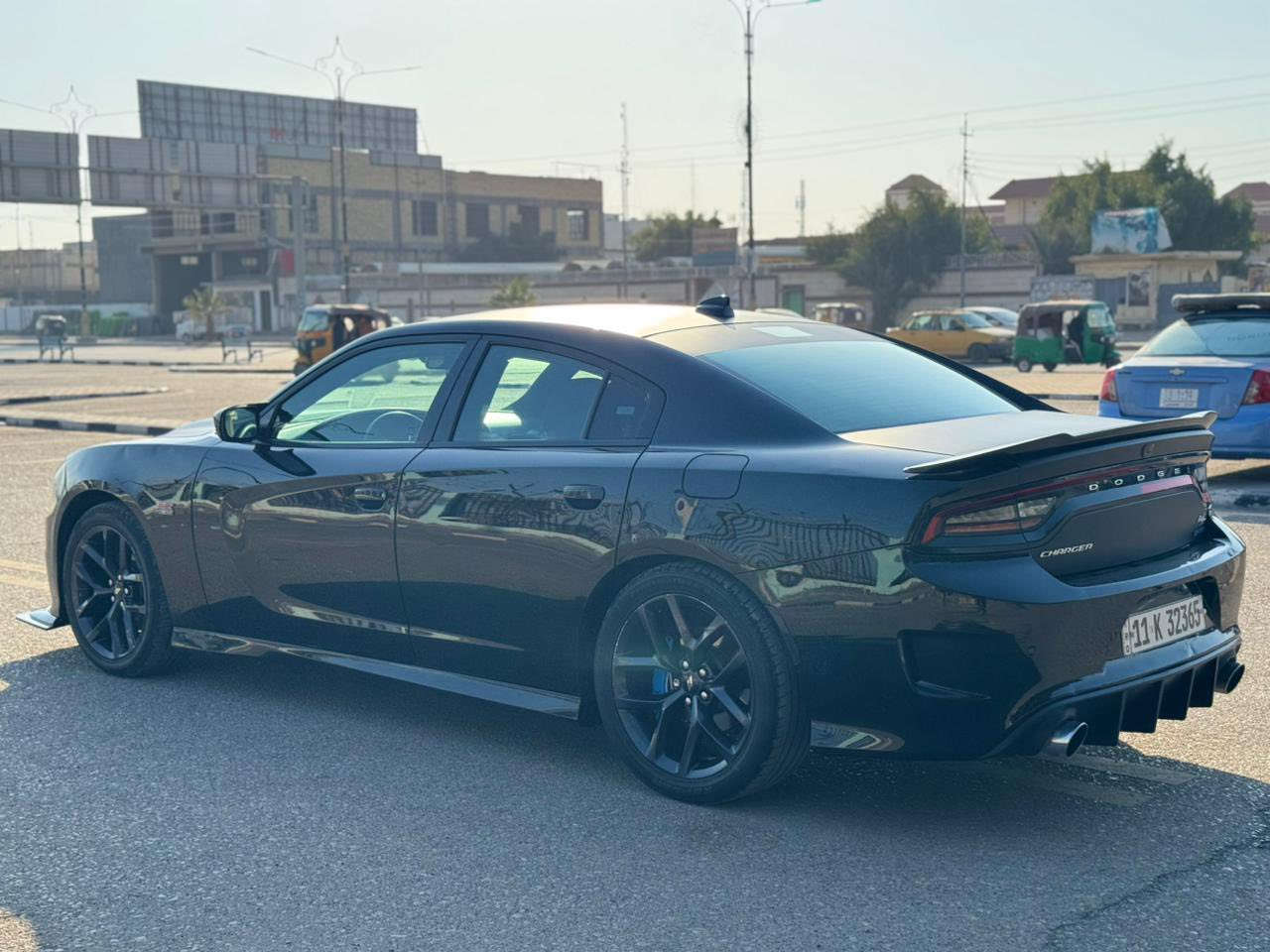 السلام عليكم
. جارجر 2021 RT
سوبر تراك باك
. لون اسود 
. رقم بغداد تحويل 
. هزه جديده
. سنوية جديده
. دعامه خلفيه اماميه ودوسات SRT
بصمه + تشغيل عن بعد
شاشه كبيره
ويل 20
ماشيه 50
كامرا خلفيه
كشن حضن
كشاف امامي بلاد
كشنات كهرباء
مكينه كير حداديه كفاله
السياره مصروف عليه هواي 
السياره برمجه ضرغام 
دبات سود 
شوته موبار 
برمجه رون
فصلات
برمجه سيفتي ومراوح 
ولف حماوه ريسنك
بلكات ريسنك 
السياره كلش جديده وقويه 
السياره بانزين كله محسن 
دهن كله اصلي ادير يورل 
ادامه منضومه احتراق 
تخم تاير جديد تو سايز 
السعر 215 وبيه مجال 
السياره بالحقيقه كلش حلوه وجديده 

‭0773 007 7724‬
